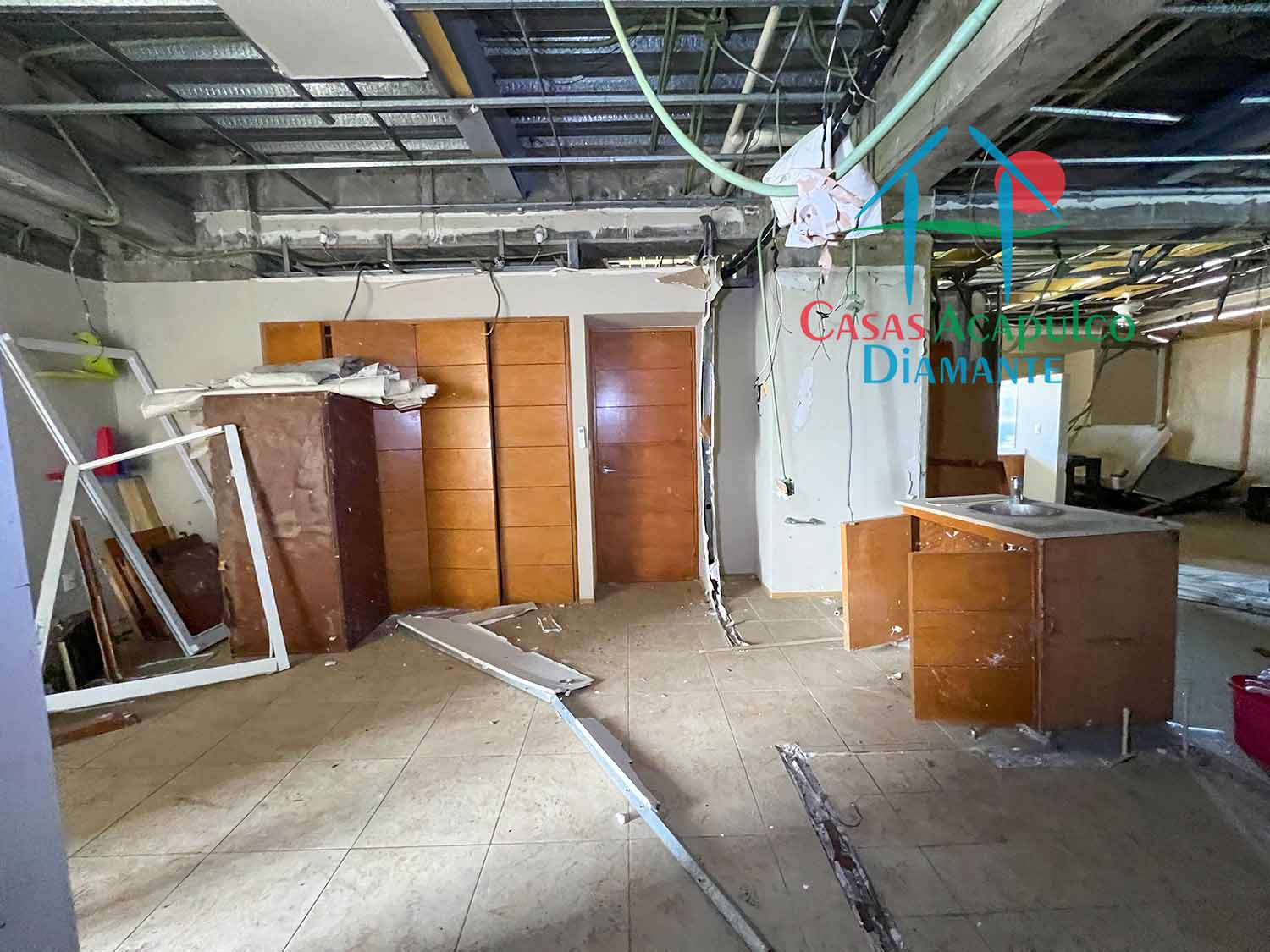 Galápagos 1001 - Recámara dos después de Otis 2